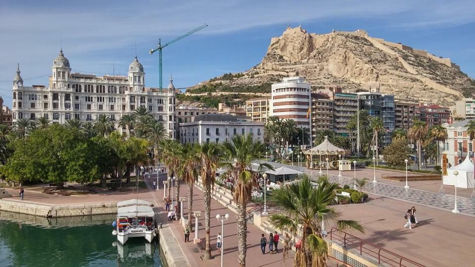Precioso Piso Frente Al Mar Con Enorme Terraza Daire El Campello Dış mekan fotoğraf